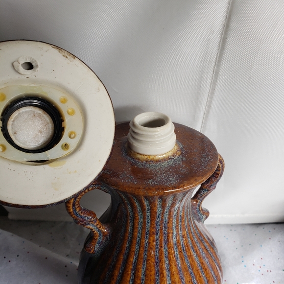 Genuine Regal China Liquor Bottle A creation of James B. Beam Distilling Co.1979 - Picture 5 of 6